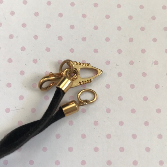 Vintage necklace.  Glass heart on velvet ribbon.  Renaissance or Romantic look. - Picture 4 of 4